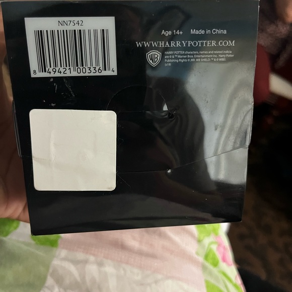 Harry Potter Magical Creatures collectible Hedwig owl figure w/ display case - Picture 3 of 4